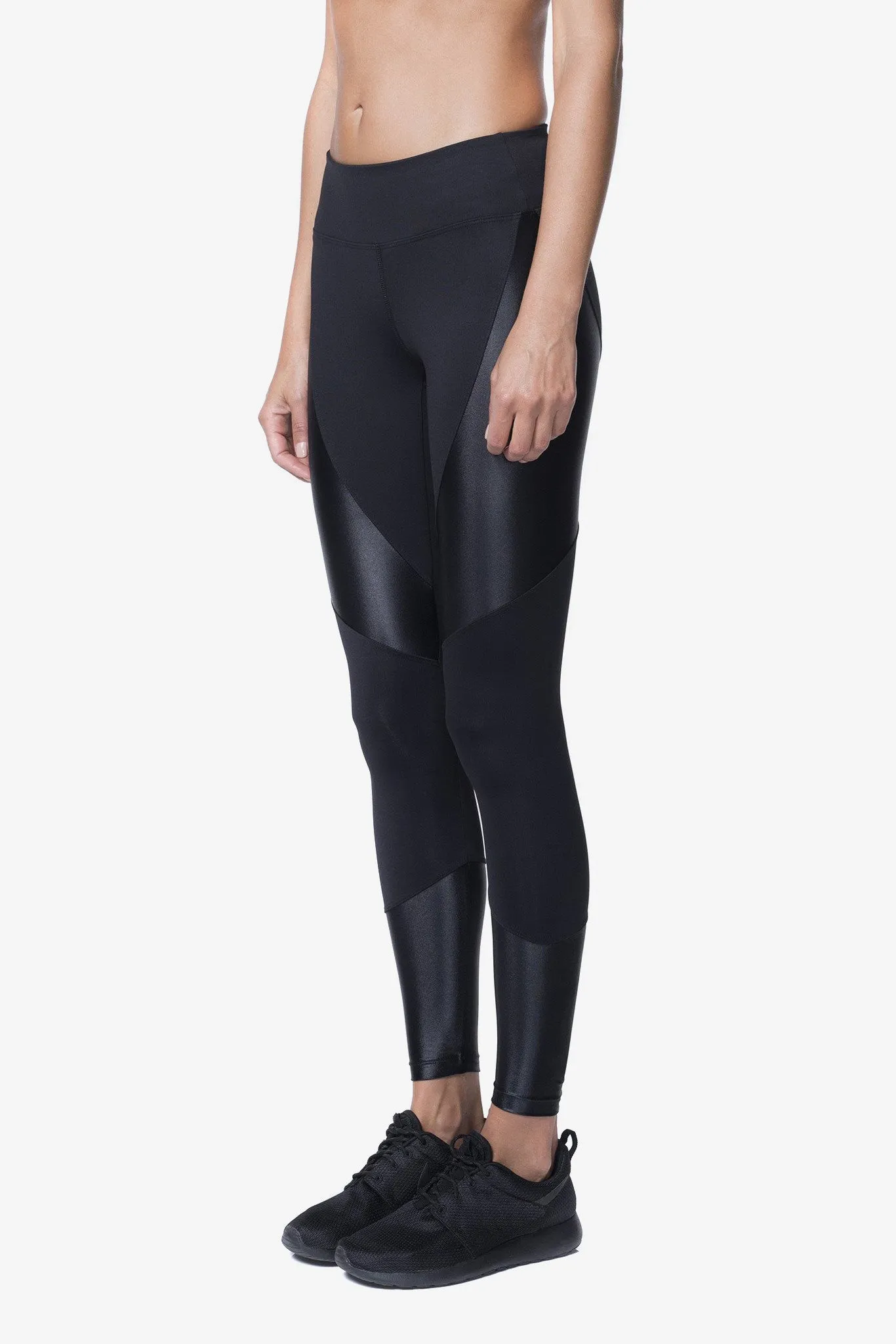 FORGE MID RISE LEGGING - BLACK