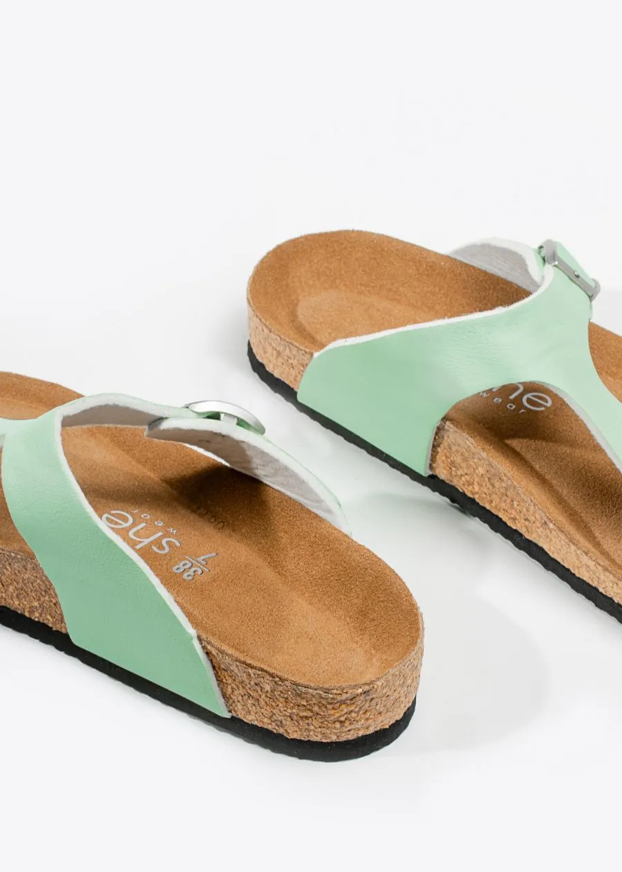 Wander: women's slide