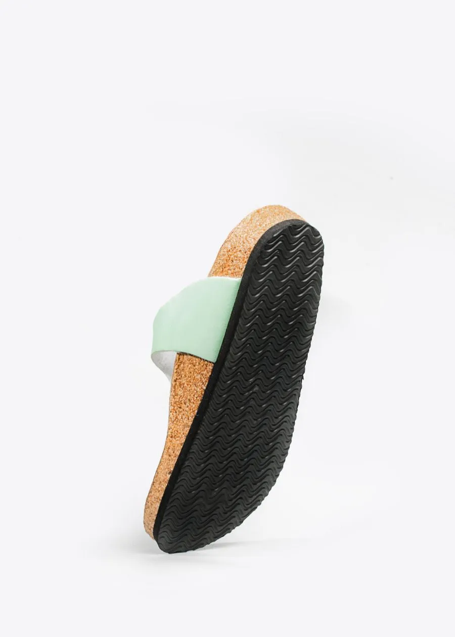 Wander: women's slide